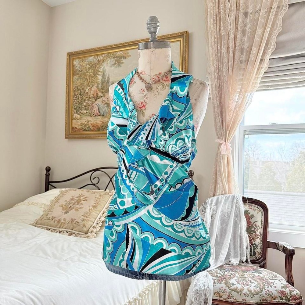 blue geometric halter top  Y2K blue geometric m top spence size medium